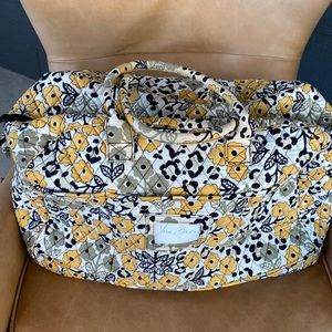Vera Bradley travel bag